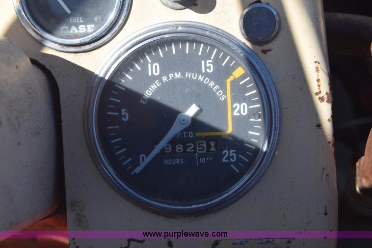 image for item AW9815 Case 930 tractor