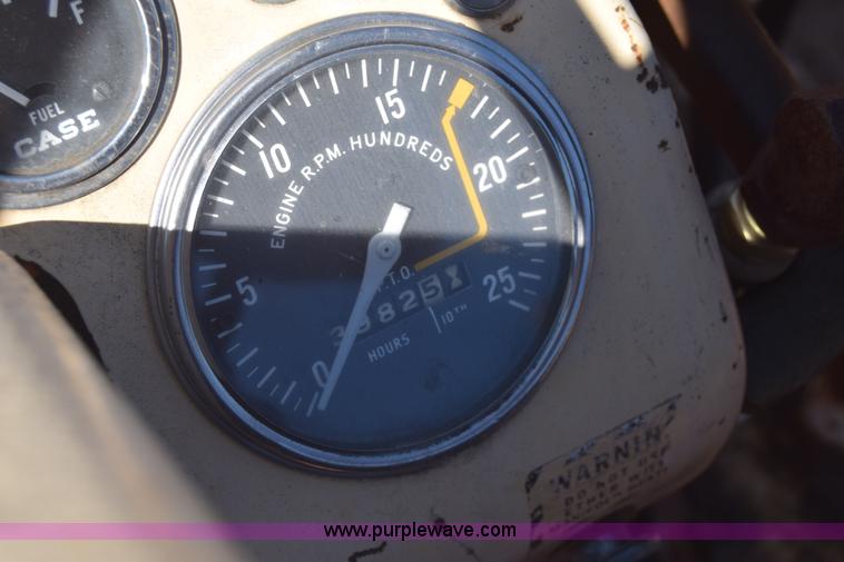 image for item AW9815 Case 930 tractor