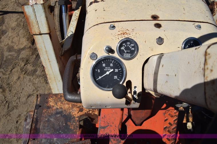 image for item AW9815 Case 930 tractor