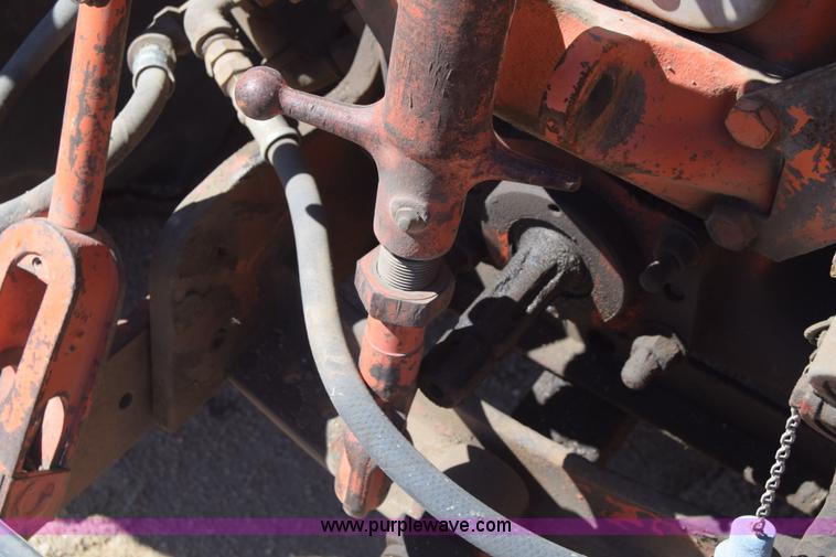 image for item AW9815 Case 930 tractor