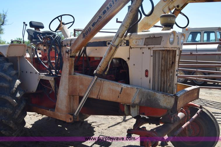 image for item AW9815 Case 930 tractor