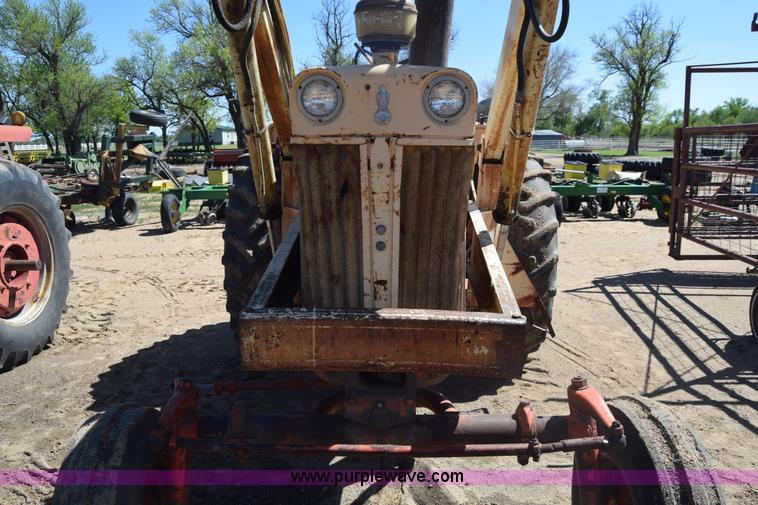 image for item AW9815 Case 930 tractor