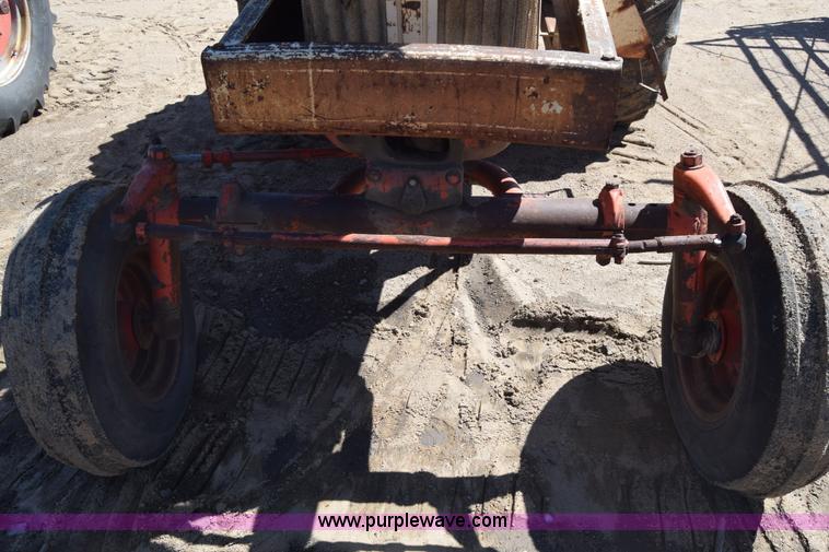 image for item AW9815 Case 930 tractor