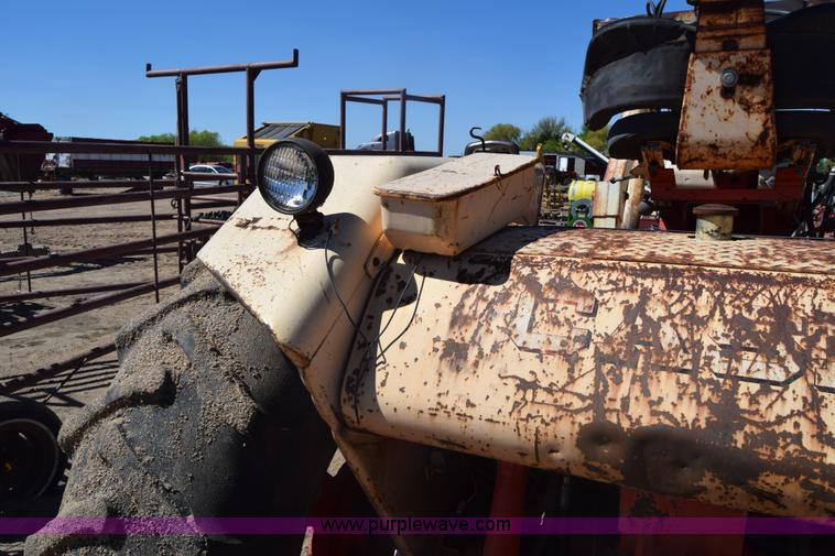 image for item AW9815 Case 930 tractor