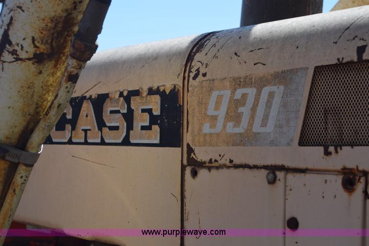 image for item AW9815 Case 930 tractor
