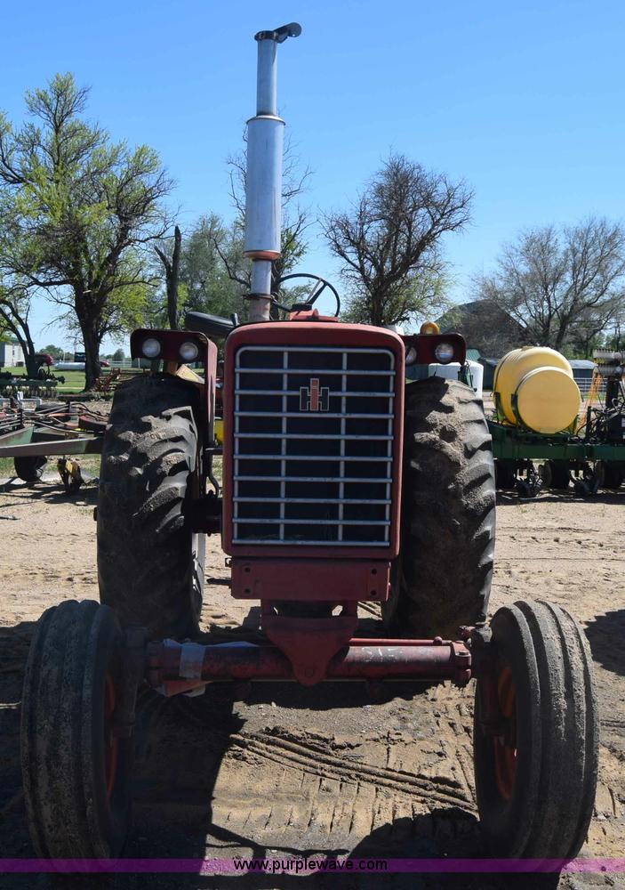 image for item AW9816 International 756 tractor