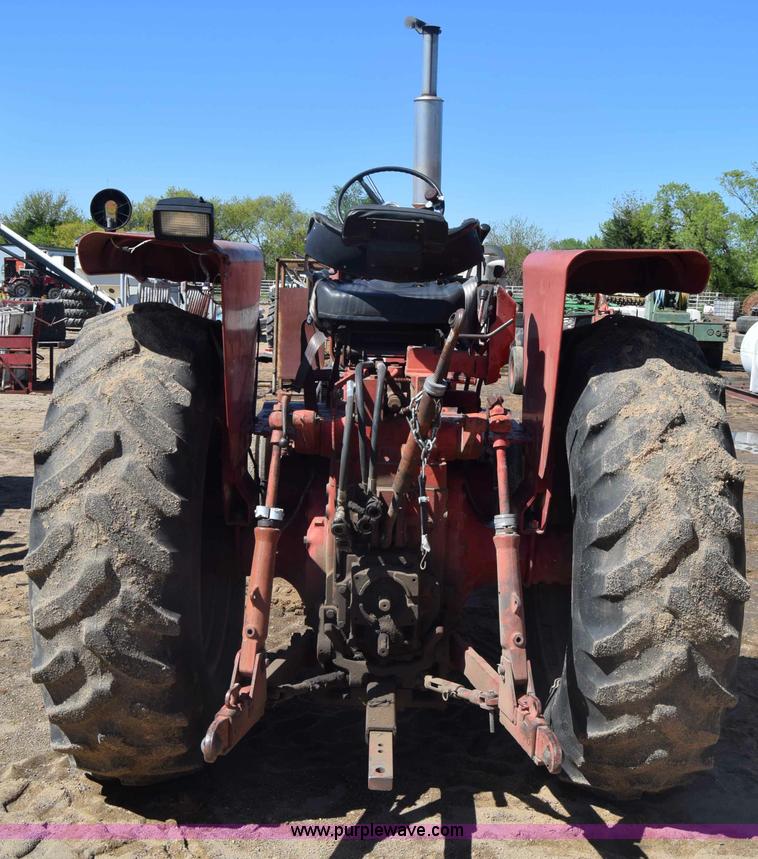 image for item AW9816 International 756 tractor