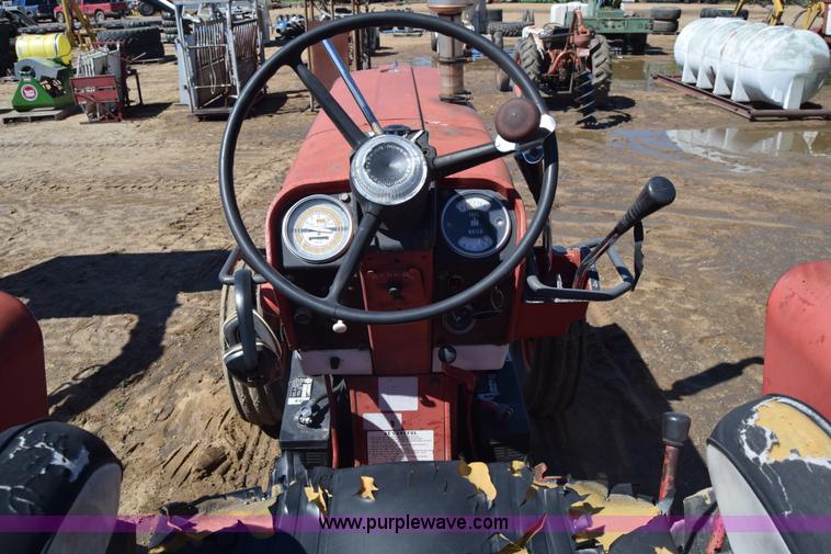 image for item AW9816 International 756 tractor