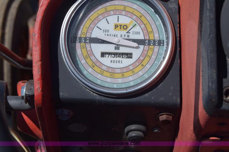 image for item AW9816 International 756 tractor