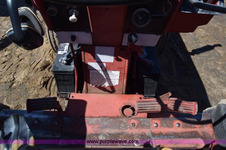 image for item AW9816 International 756 tractor