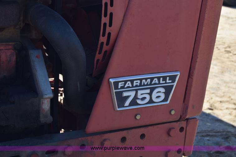 image for item AW9816 International 756 tractor