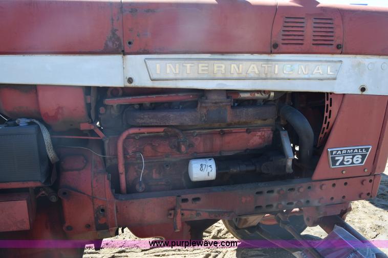 image for item AW9816 International 756 tractor