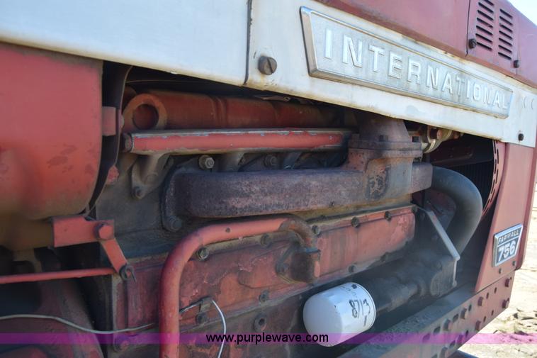 image for item AW9816 International 756 tractor