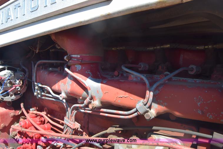 image for item AW9816 International 756 tractor