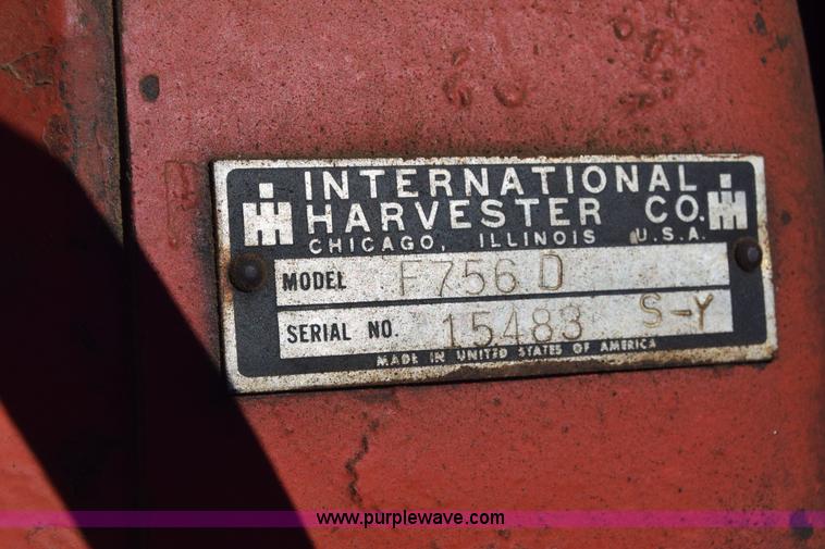 image for item AW9816 International 756 tractor