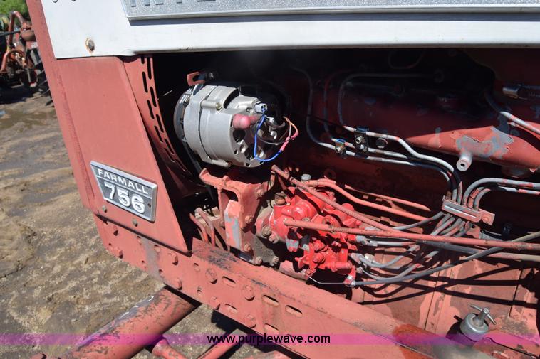 image for item AW9816 International 756 tractor