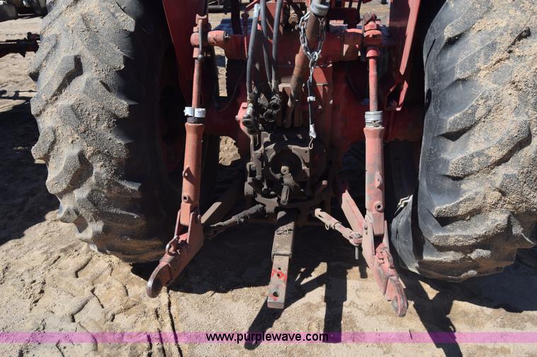 image for item AW9816 International 756 tractor