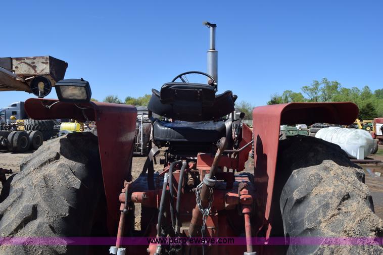 image for item AW9816 International 756 tractor