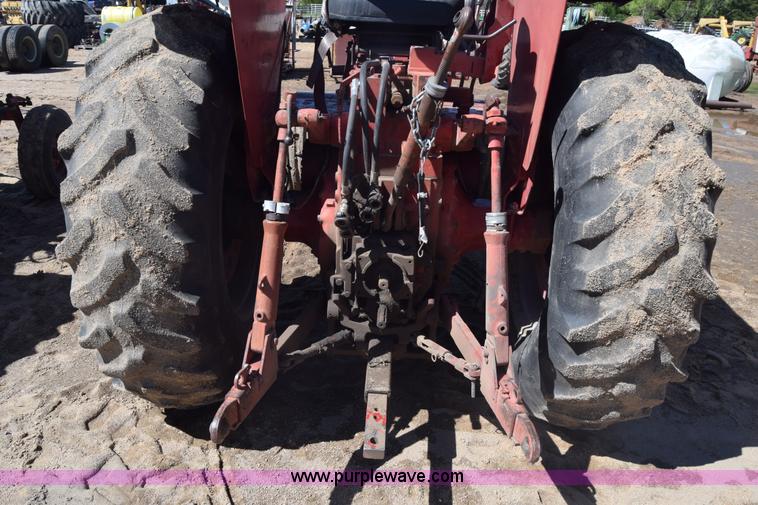 image for item AW9816 International 756 tractor