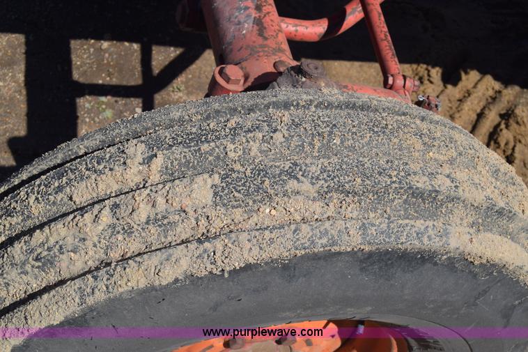 image for item AW9816 International 756 tractor