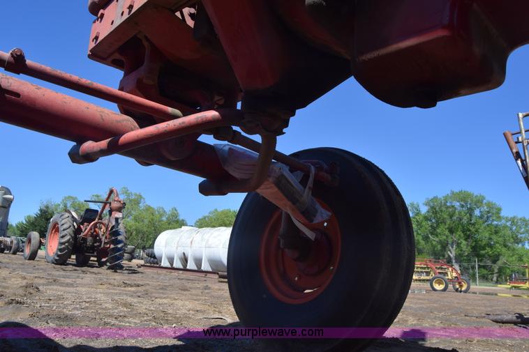 image for item AW9816 International 756 tractor