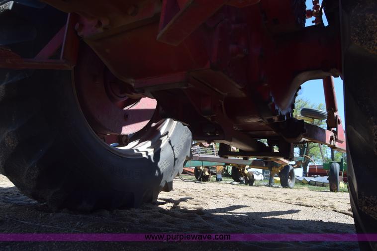 image for item AW9816 International 756 tractor