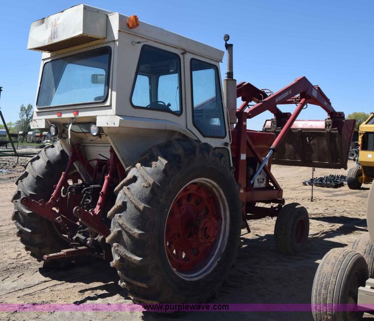 image for item AW9823 International 1066 tractor
