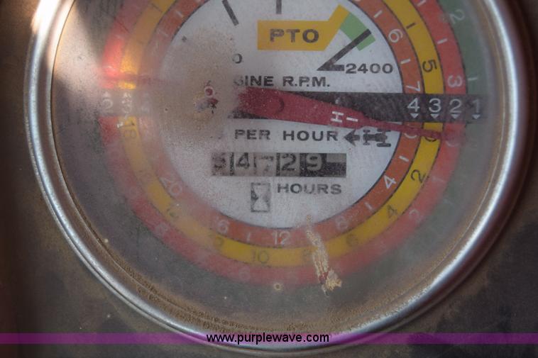 image for item AW9823 International 1066 tractor