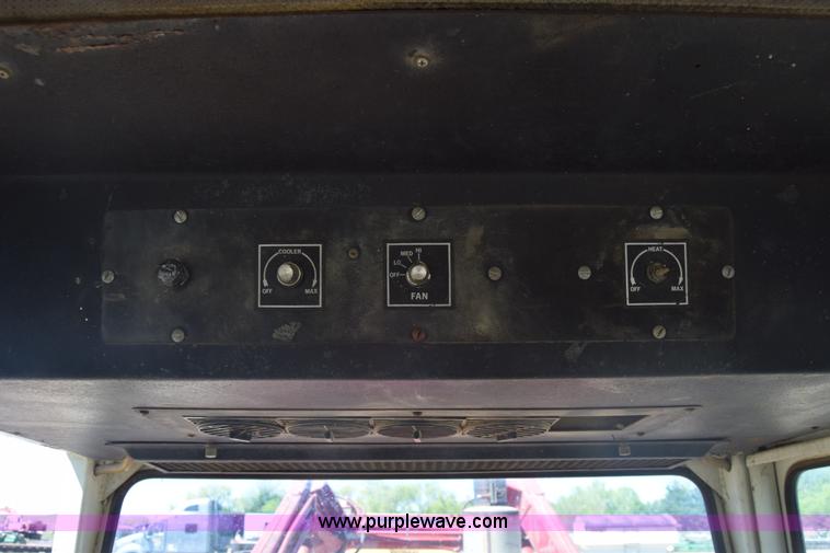 image for item AW9823 International 1066 tractor