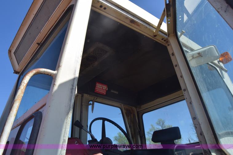 image for item AW9823 International 1066 tractor