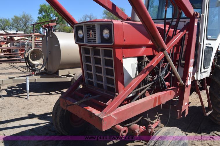 image for item AW9823 International 1066 tractor