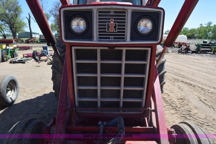 image for item AW9823 International 1066 tractor