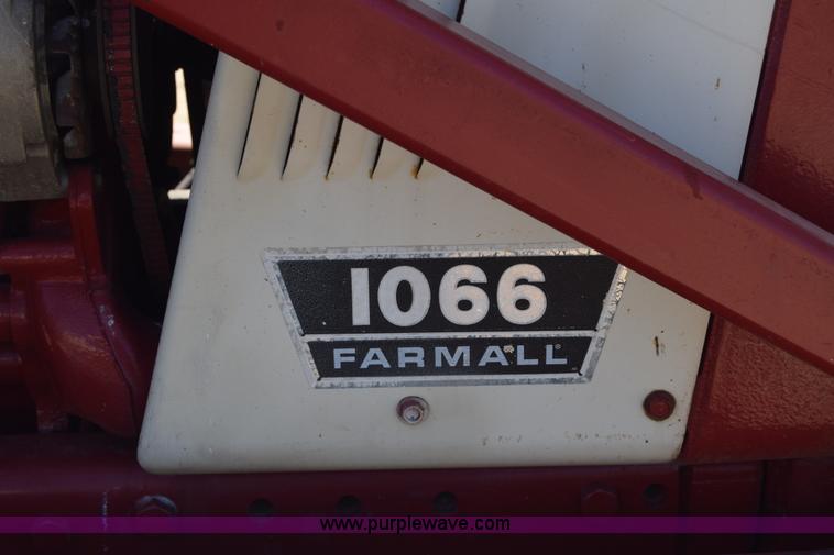 image for item AW9823 International 1066 tractor