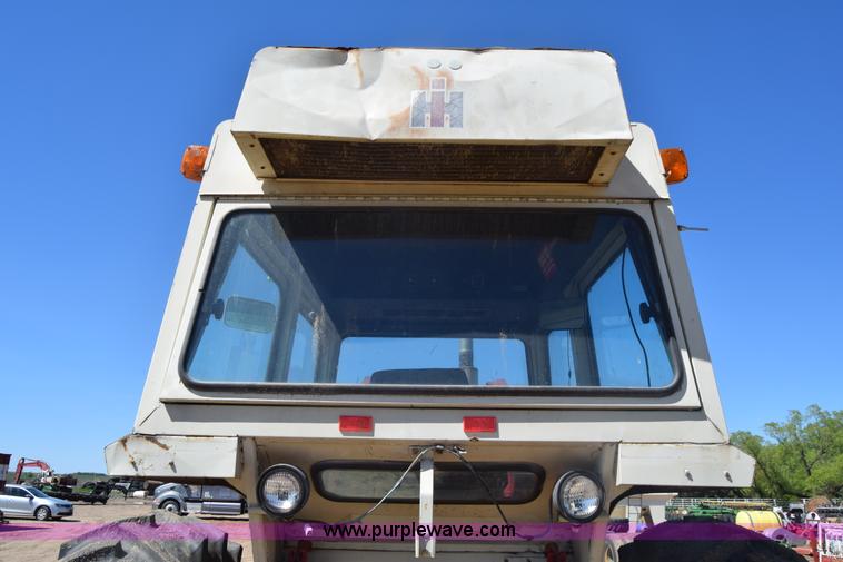 image for item AW9823 International 1066 tractor