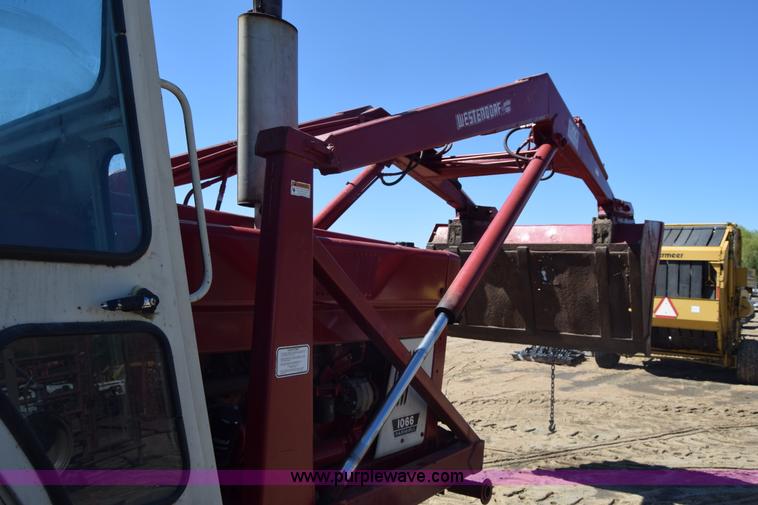 image for item AW9823 International 1066 tractor