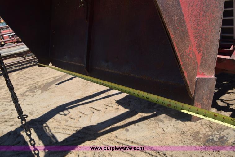 image for item AW9823 International 1066 tractor