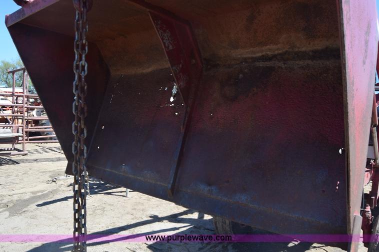 image for item AW9823 International 1066 tractor