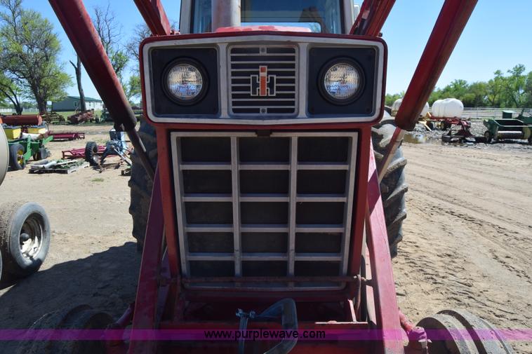 image for item AW9823 International 1066 tractor