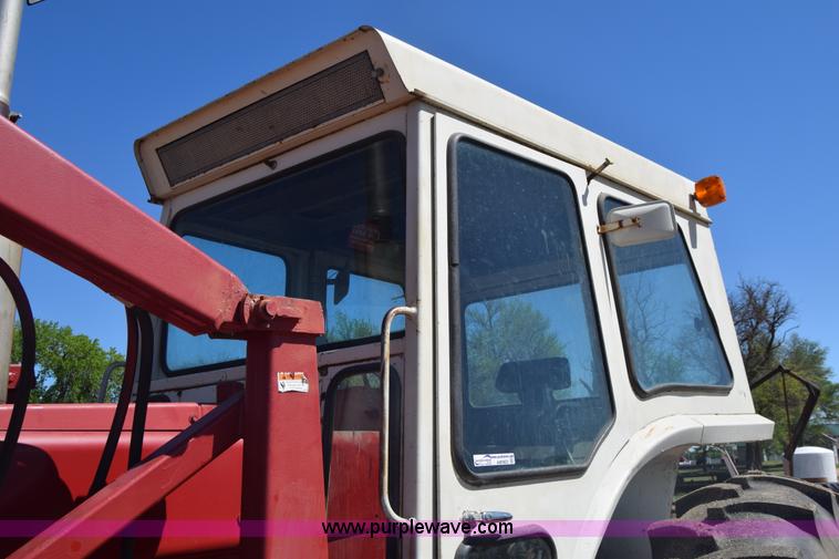 image for item AW9823 International 1066 tractor