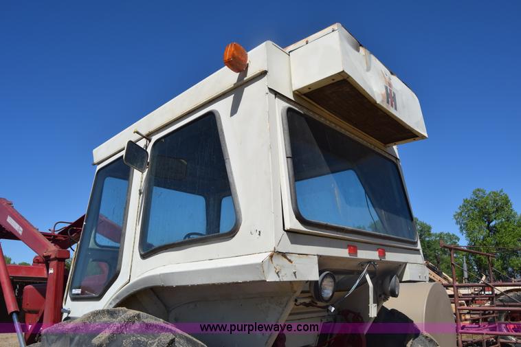 image for item AW9823 International 1066 tractor