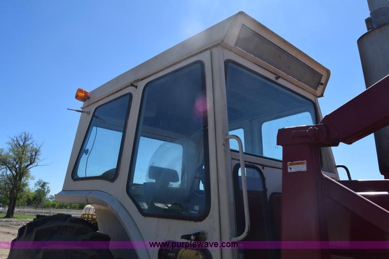 image for item AW9823 International 1066 tractor