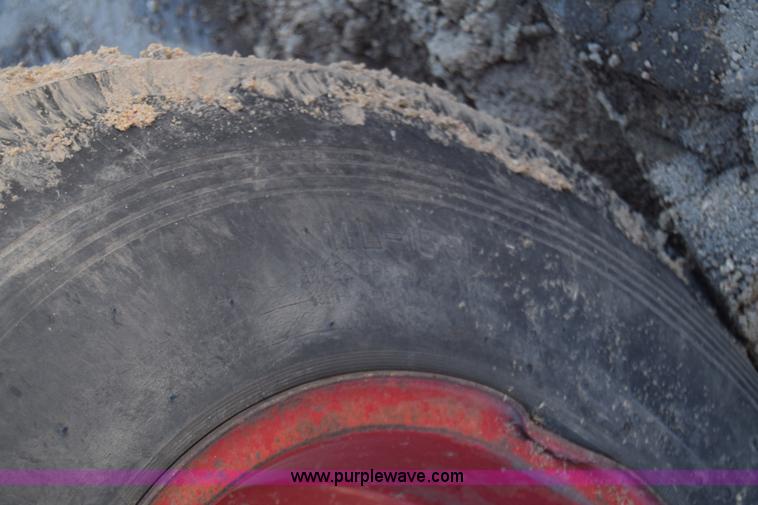 image for item AW9823 International 1066 tractor