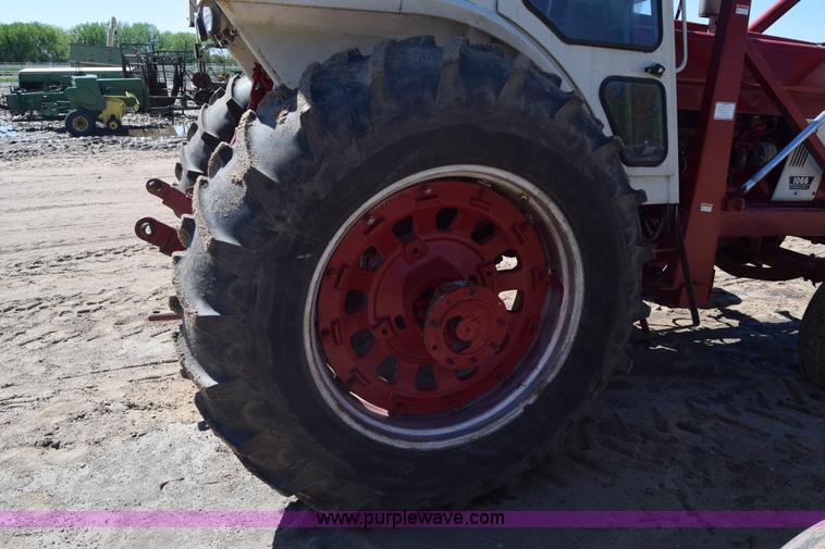 image for item AW9823 International 1066 tractor