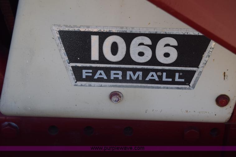 image for item AW9823 International 1066 tractor