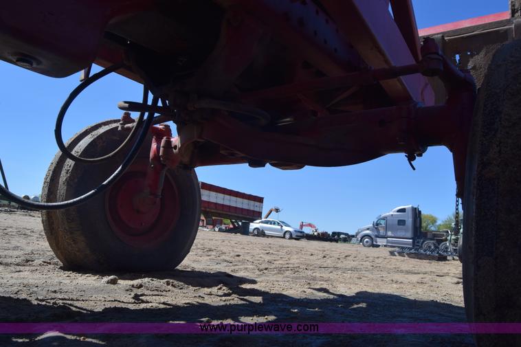 image for item AW9823 International 1066 tractor