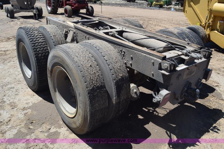 image for item AW9830 Semi truck rear end