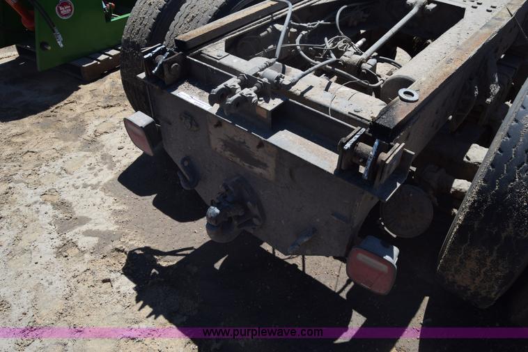 image for item AW9830 Semi truck rear end