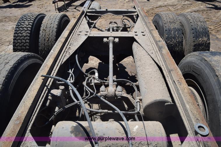 image for item AW9830 Semi truck rear end