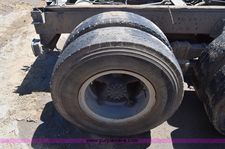 image for item AW9830 Semi truck rear end