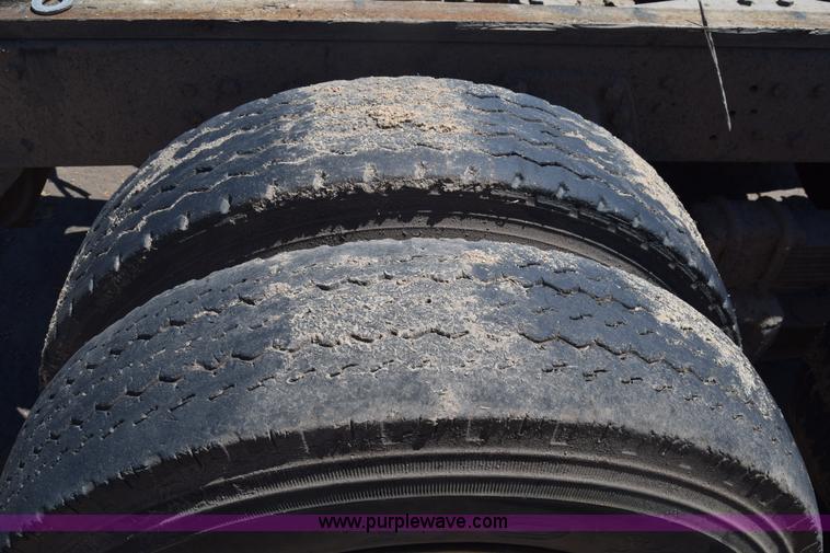 image for item AW9830 Semi truck rear end